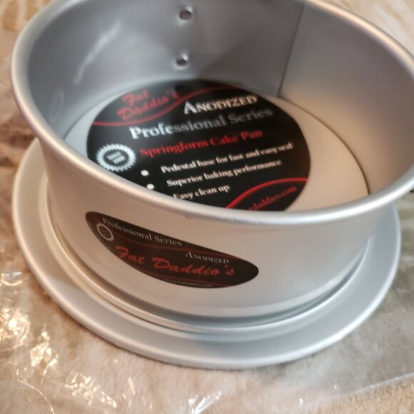 (New) Fat Daddio 8" x 3' Round Springform Cake Pan - Picture 1 of 9